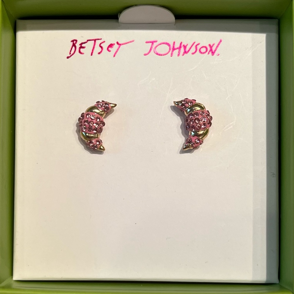 NWT Betsey Johnson earrings